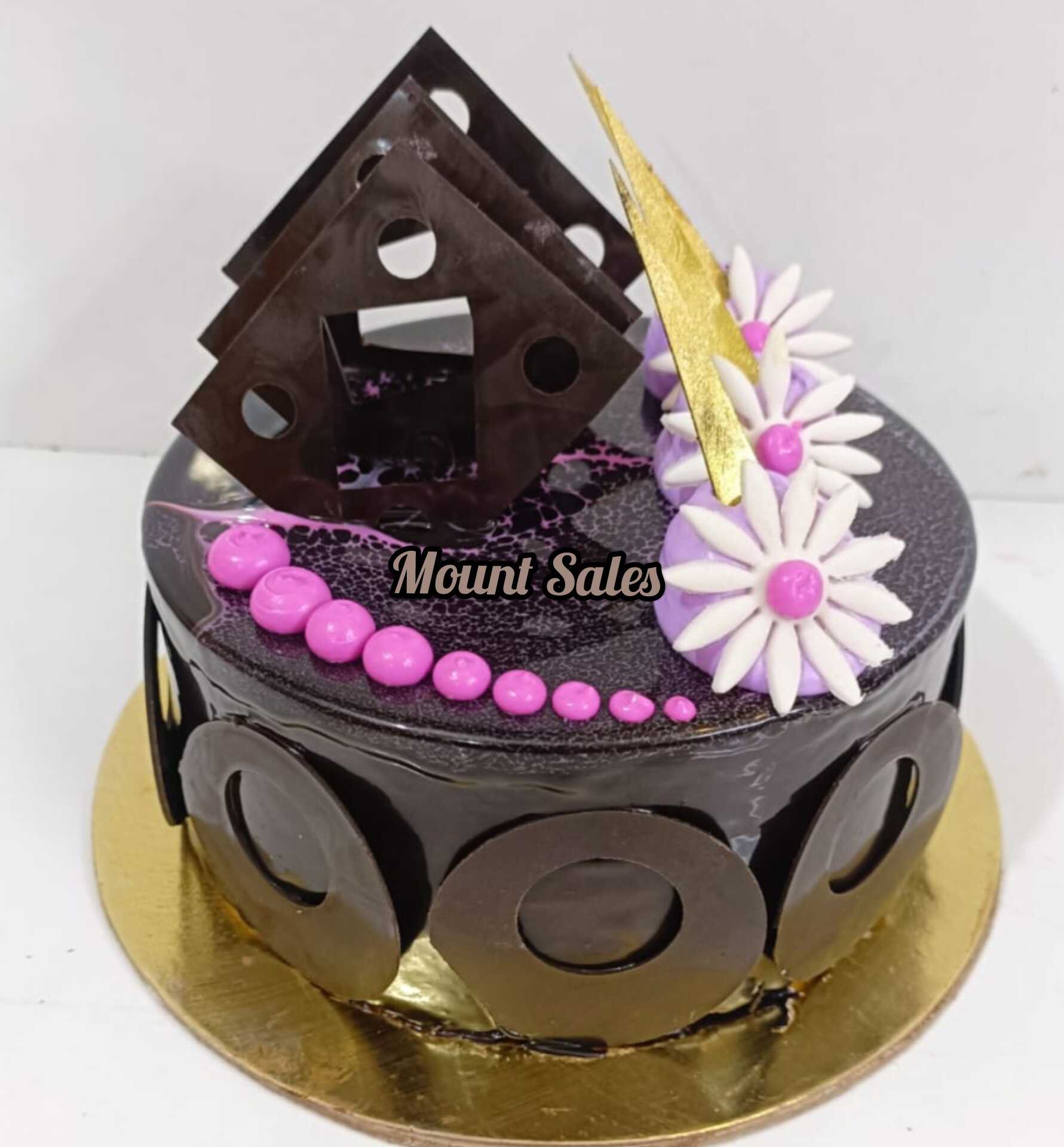 Premium RED N White Velvet Cake